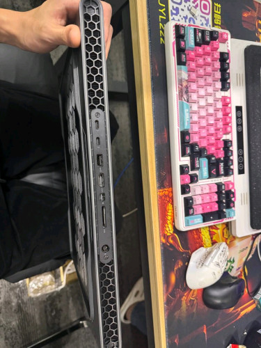 Alienware m18 R2