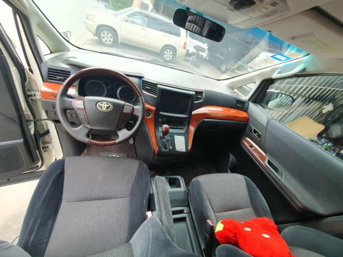 Alphard ឆ្នាំ 2009 V4 ប៉ុង1 ធានាឡានសុីន១ជុំ