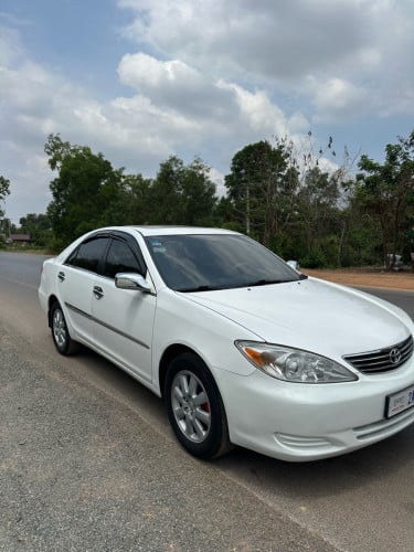 Camry XLE ឆ្នាំ 2002 full Option បើកដំបូល