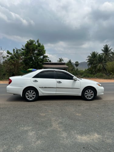 Camry XLE ឆ្នាំ 2002 full Option បើកដំបូល