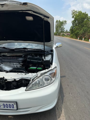Camry XLE ឆ្នាំ 2002 full Option បើកដំបូល