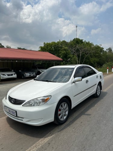 Camry XLE ឆ្នាំ 2002 full Option បើកដំបូល