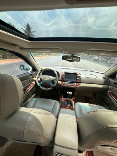 Camry XLE ឆ្នាំ 2002 full Option បើកដំបូល