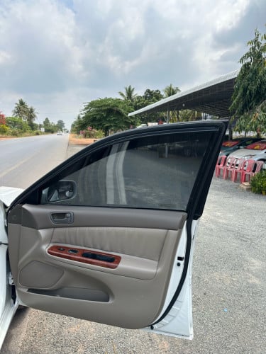 Camry XLE ឆ្នាំ 2002 full Option បើកដំបូល