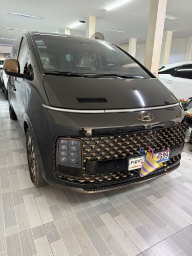 Hyundai staria 2022 full vip ថ្នាំសុីន