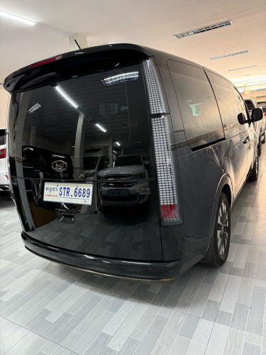 Hyundai staria 2022 full vip ថ្នាំសុីន
