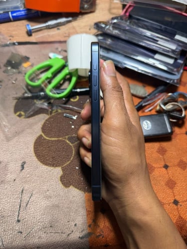 I phone 15pro max256G ថ្ម90% ស្ទើតិចដូចរូបលក់595$ បងៗ