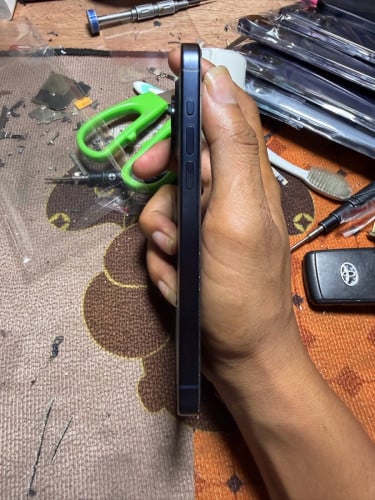 I phone 15pro max256G ថ្ម90% ស្ទើតិចដូចរូបលក់595$ បងៗ