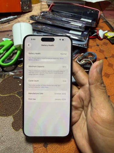 I phone 15pro max256G ថ្ម90% ស្ទើតិចដូចរូបលក់595$ បងៗ