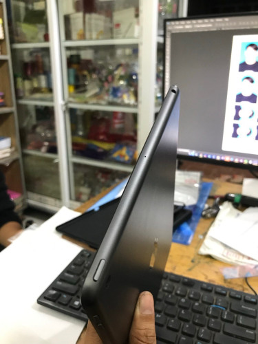 iPad 7th 128G 99%