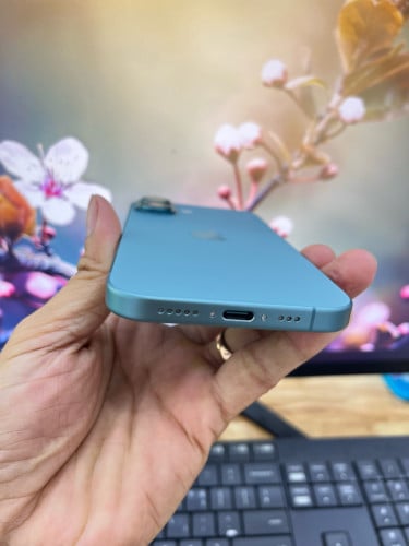IPHONE 16