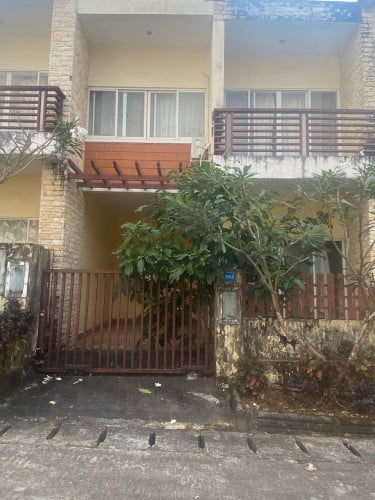 LA Villa for sale
