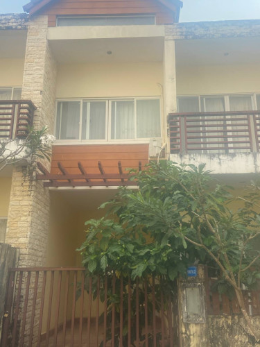 LA Villa for sale