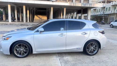 Lexus CT200h 2012 (ឃ្មុំ​ហ្សុីន​🐝)