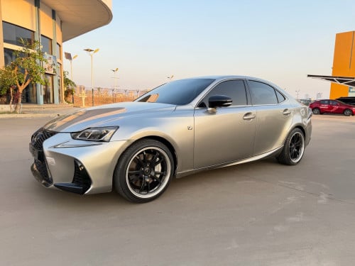 LEXUS IS200T 2016 F spot