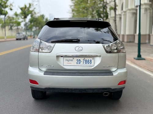Lexus RX330 ឆ្នាំ 04 H full ប៉ុង2 ក្នុងខ្មៅ ហ្សុីនមួយជុំ
