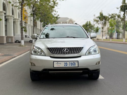 Lexus RX330 ឆ្នាំ 04 H full ប៉ុង2 ក្នុងខ្មៅ ហ្សុីនមួយជុំ