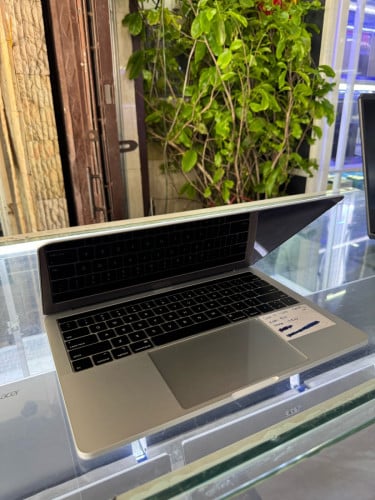 MacBook Pro 13 2019 299$