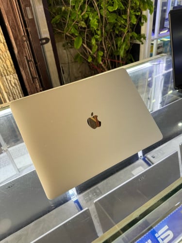 MacBook Pro 13 2019 299$