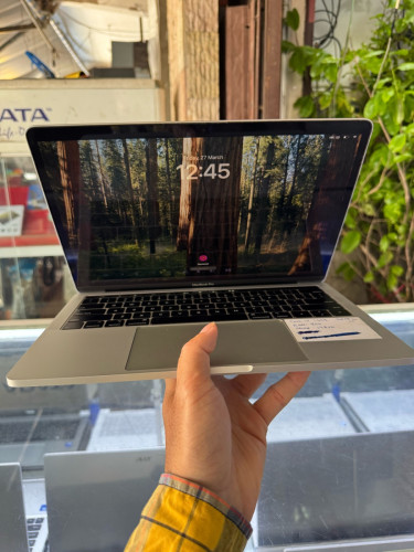 MacBook Pro 13 2019 299$