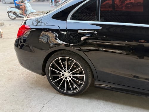 Mercedes C300 AMG 2015 Black Option ស្លាយកុងទ័រ ពិន្ទុជាប់85