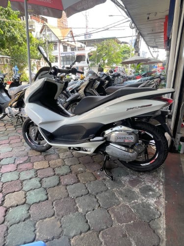 Pcx ជប៉ុនឆ្នាំ2011 កម្លាំង150Ccថ្មីខ្លាំង