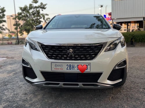 Peugeot 5008 ឆ្នាំ2019 ឡានស្អាត តំលៃ 25000$ចចារ