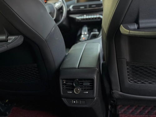 Peugeot 5008 ឆ្នាំ2019 ឡានស្អាត តំលៃ 25000$ចចារ