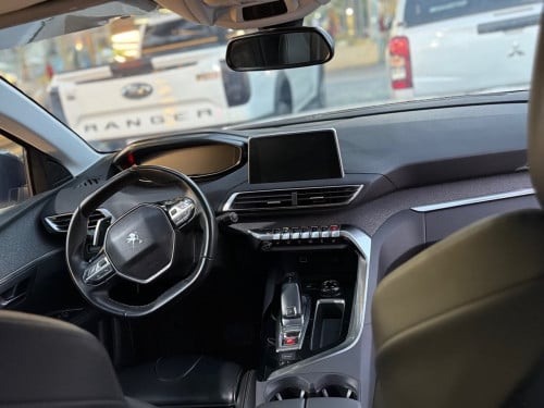 Peugeot 5008 ឆ្នាំ2019 ឡានស្អាត តំលៃ 25000$ចចារ