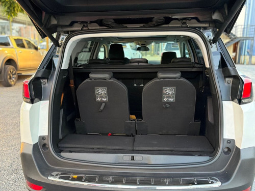 Peugeot 5008 ឆ្នាំ2019 ឡានស្អាត តំលៃ 25000$ចចារ