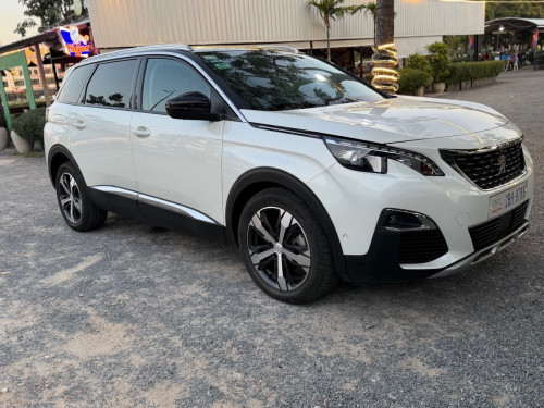 Peugeot 5008 ឆ្នាំ2019 ឡានស្អាត តំលៃ 25000$ចចារ
