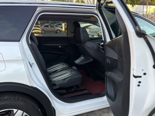 Peugeot 5008 ឆ្នាំ2019 ឡានស្អាត តំលៃ 25000$ចចារ