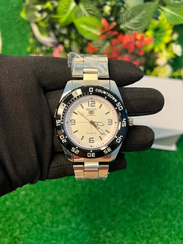 Seiko Quartz Battery operated