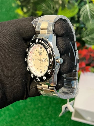 Seiko Quartz Battery operated