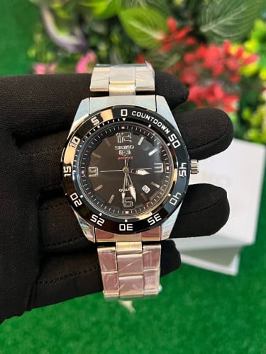 Seiko Quartz black dial