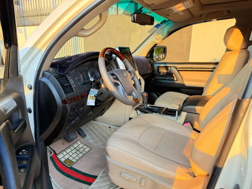TOYOTA Land Cruiser V6 Full option ម្ចាស់ដើម ,Year:2009 up 2020
