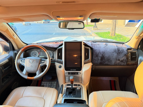 TOYOTA Land Cruiser V6 Full option ម្ចាស់ដើម ,Year:2009 up 2020