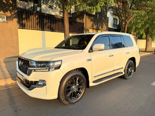 TOYOTA Land Cruiser V6 Full option ម្ចាស់ដើម ,Year:2009 up 2020