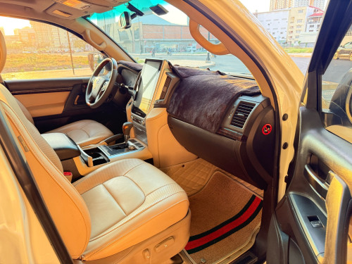 TOYOTA Land Cruiser V6 Full option ម្ចាស់ដើម ,Year:2009 up 2020