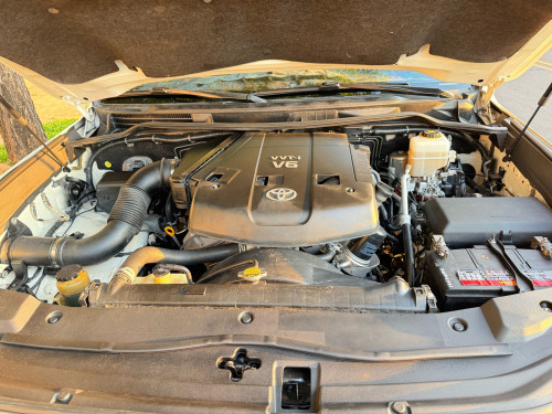 TOYOTA Land Cruiser V6 Full option ម្ចាស់ដើម ,Year:2009 up 2020