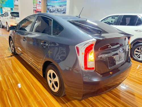 Toyota prius DeLuxe Solar year 2014