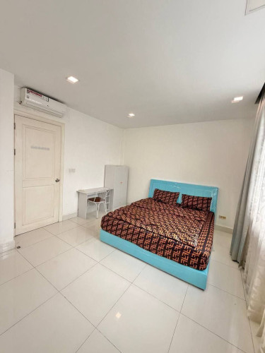 Villa for rent / Rental 租金: 1,300$/month (Can Negotiation)