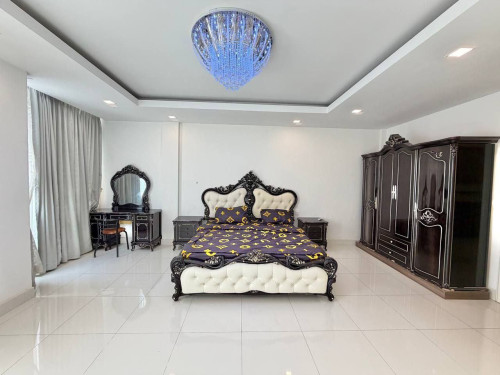 Villa for rent / Rental 租金: 1,300$/month (Can Negotiation)