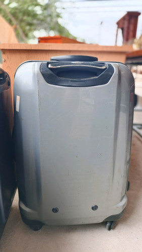 វ៉ាលី