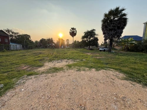 ដីលក់បន្ទាន់ម្ចាស់ផ្ទាល់