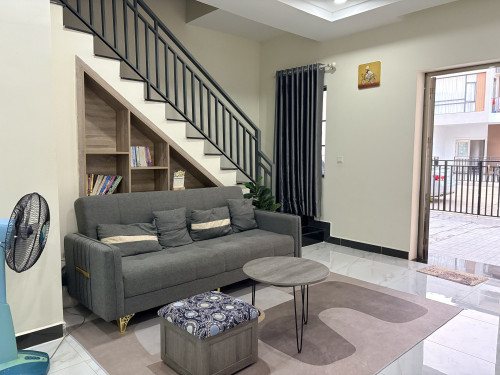 ផ្ទះល្វែងកូនកាត់ ជួល 200$ ក្នុង មួយខែ