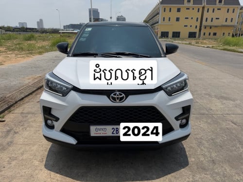 ឡានលក់ឆ្នាំ2024ដំបួលខ្មៅសោរពីគ្រាប់លក់19800$-016444430