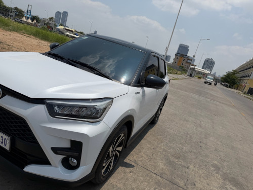 ឡានលក់ឆ្នាំ2024ដំបួលខ្មៅសោរពីគ្រាប់លក់19800$-016444430