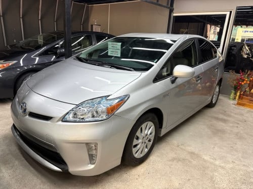 មានលុយ 6500$ រំលស់យកជិះភ្លាម Prius014 Plug-in ក្រដាស់ពន្ធ