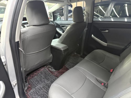 មានលុយ 6500$ រំលស់យកជិះភ្លាម Prius014 Plug-in ក្រដាស់ពន្ធ
